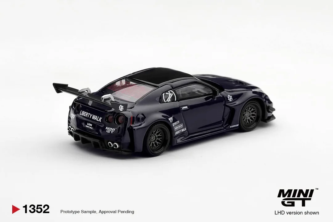 LB-SILHOUETTE WORKS GT NISSAN 35GT-RR VER.2 INOZETEK EDITION